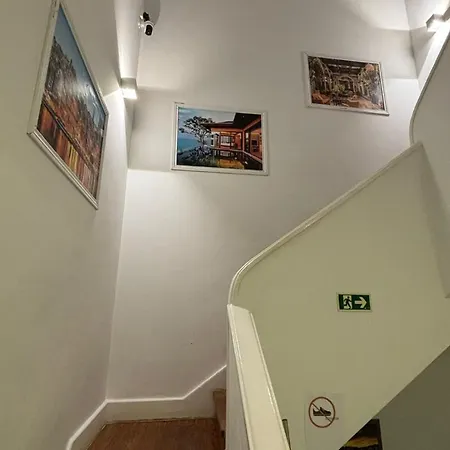 Πανσιόν Owls Ribeiro Πόρτο