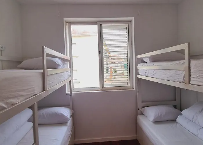 Owls Ribeiro Гостевой дом Порту