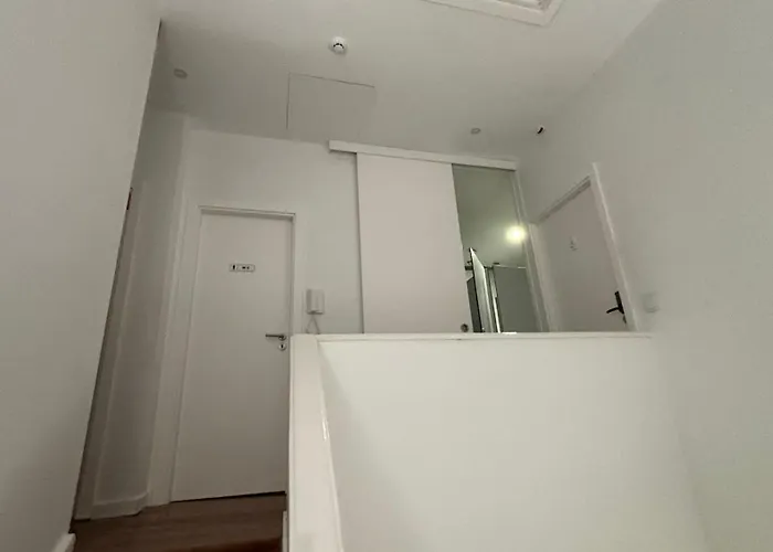 Owls Ribeiro Гостевой дом Порту